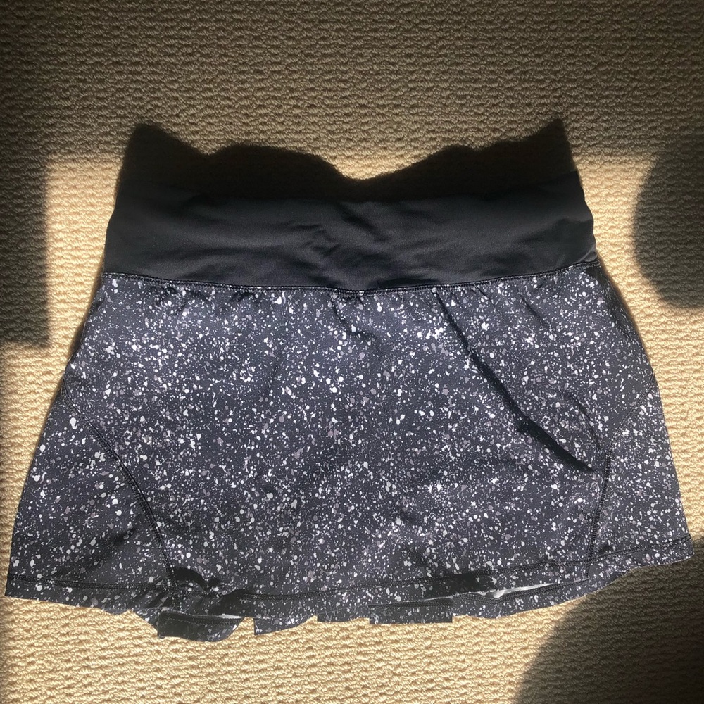 Lululemon Running Skirt in Black & White